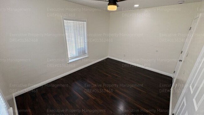 Building Photo - 2 bedroom 1 bathroom house located in the 93307 zipcode near E Brundage Ln/ Madison St