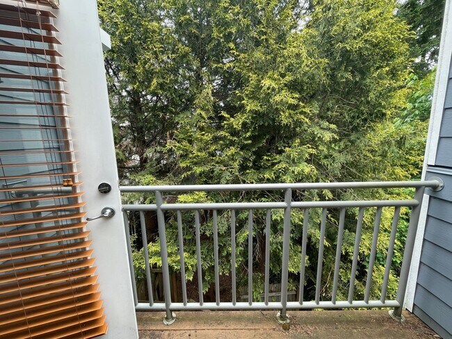 Building Photo - 2Bd/2Ba in Bethany Condo with Garage ~ Washer/ Dryer in Unit ~ Top Floor ~ Community Pool!!!