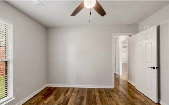 Building Photo - 5428 Bradley Dr