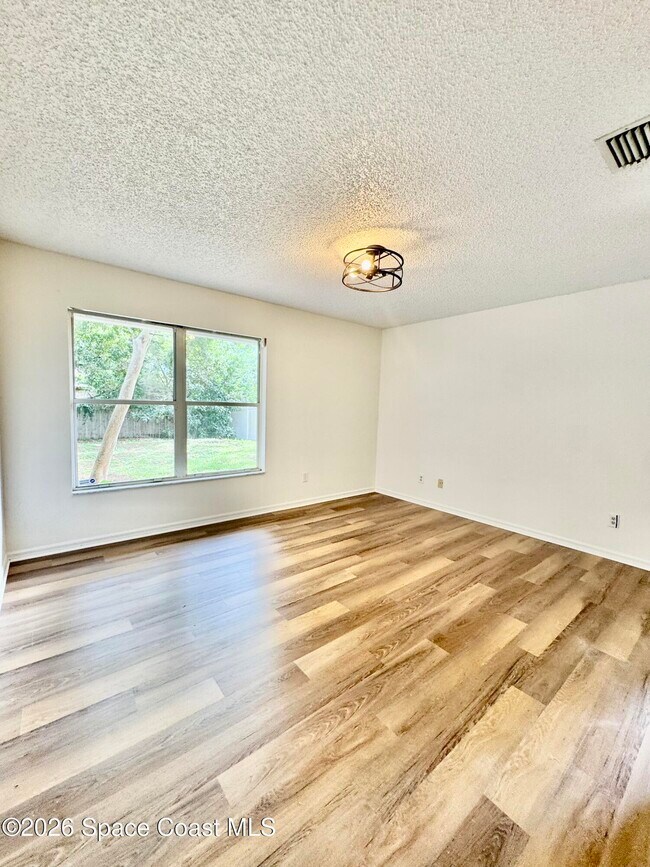 Building Photo - 1506 Hardwicke St NW