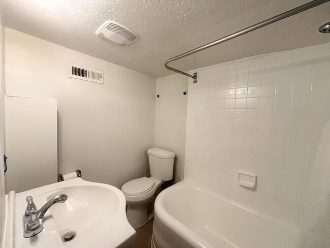 Building Photo - 1090 S 1100 E