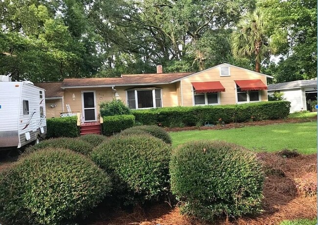 Primary Photo - 2119 Charter Oak Dr