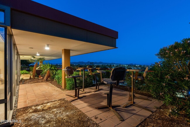 Building Photo - 7167 E Rancho Vista Dr