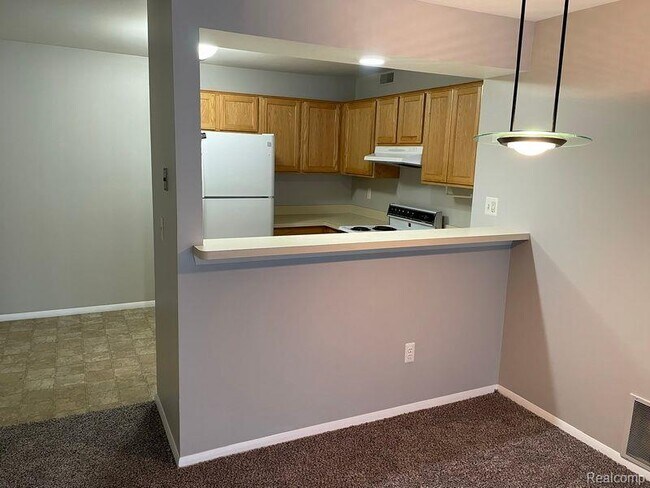 Building Photo - 910 Chestnut Hill Dr