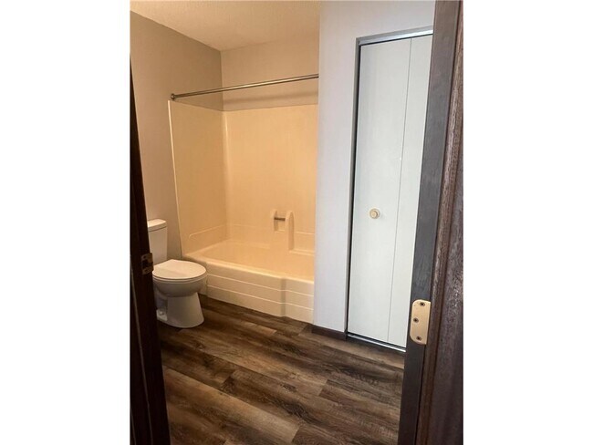 Building Photo - 301 W Bert St