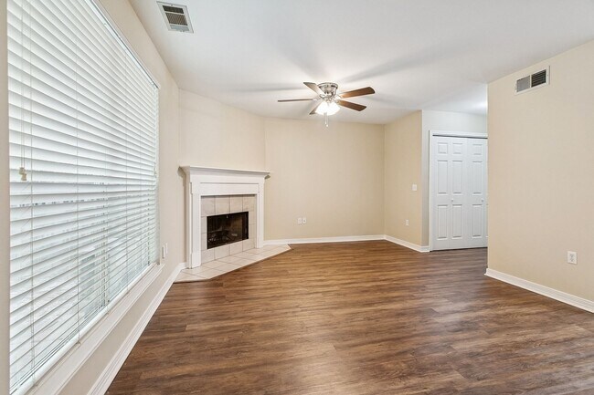 Building Photo - 102 Covington Meadow Cir
