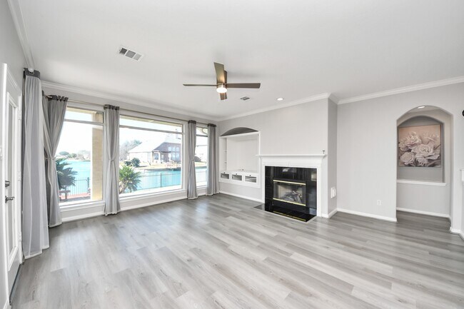 Building Photo - 14302 Jaubert Ct