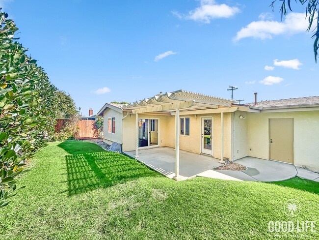 Building Photo - Beautiful 4BD/2BA W/ Large Backyard, AC, a...