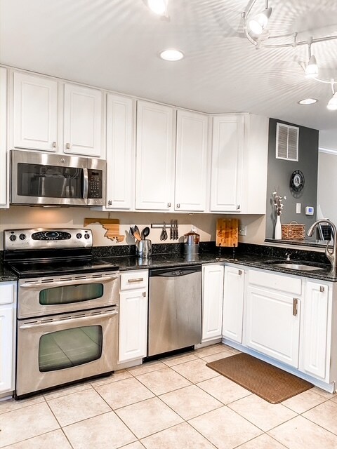 Updated Kitchen - 12 Flaxleaf Court