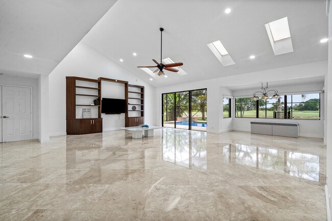 Building Photo - 10391 Boca Woods Ln