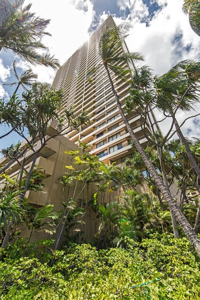 Building Photo - 2121 Ala Wai Blvd
