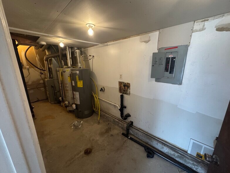 Building Photo - 7765 S 3500 E