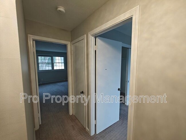 Building Photo - 18 Broadview Terrace