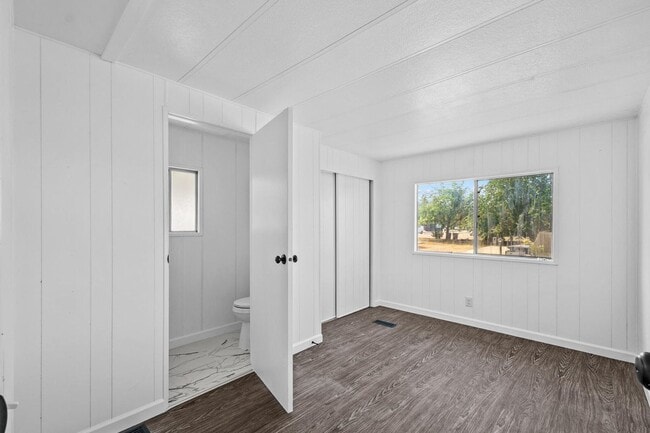 Building Photo - 5055 W. TULARE AVE SP 64 - 2 BEDROOM 1.5 BATH - MANUFACTURED HOME - SW VISALIA