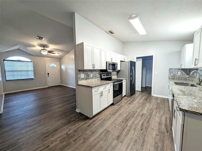 Building Photo - 1511 SW Shorewood Dr