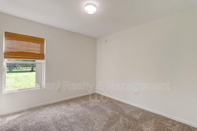 Building Photo - 608 Birchbark Trail