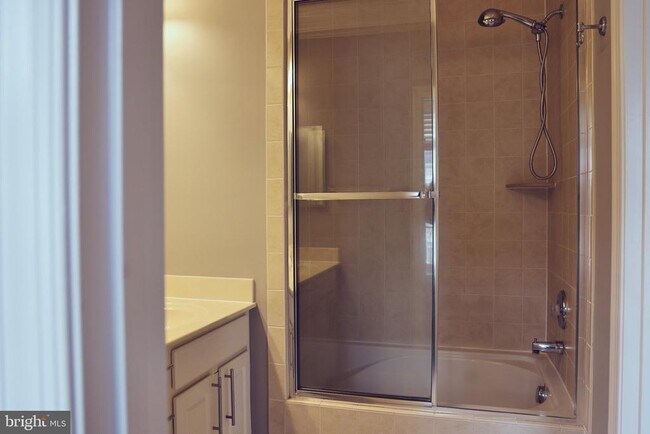 Building Photo - 4324 Talmadge Cir