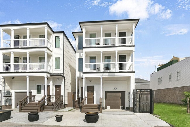 Building Photo - 1609 Baronne St