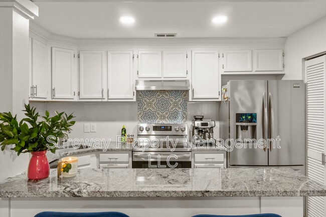 Building Photo - 5511 Aberdeen Drive