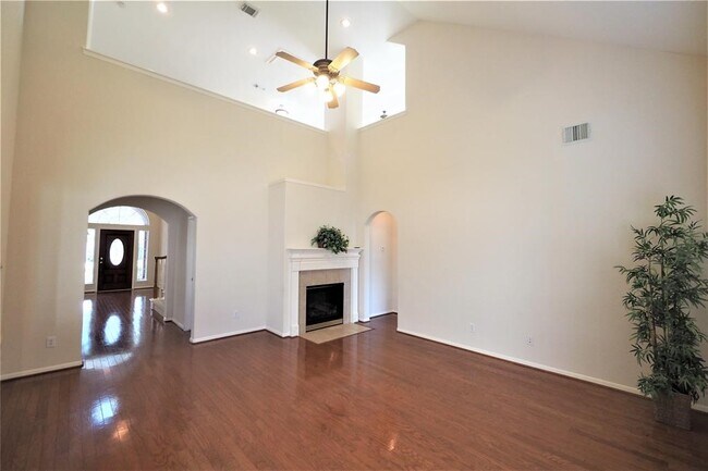 Building Photo - 6110 Barkermist Ln
