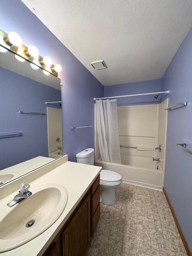 Building Photo - 18 Partridge Ct