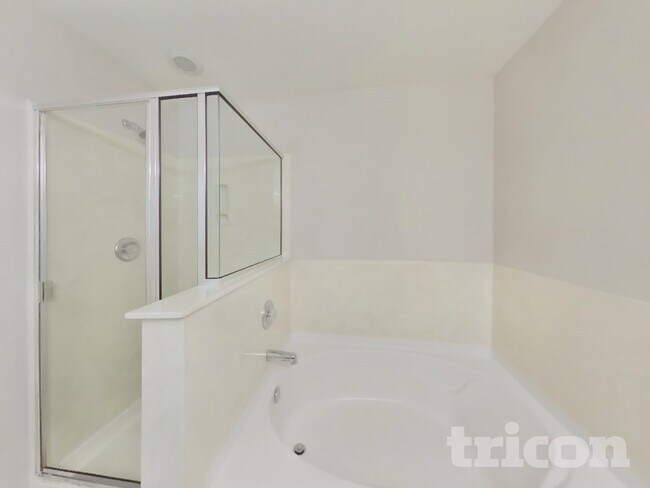 Building Photo - 13271 Cipresso Palco