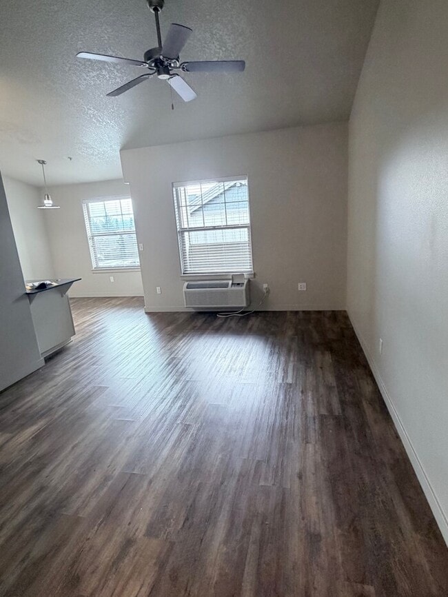 Building Photo - 13040 SW Dickson St