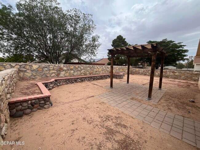 Building Photo - 12345 Tierra Plata Dr