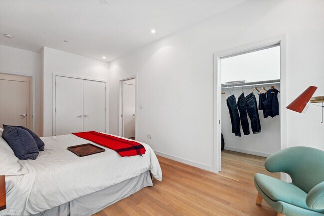 Building Photo - 1539 6th St NW