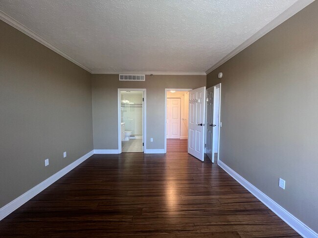 Building Photo - Downtown Grand Rapids condo overlooking th...