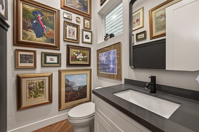 Building Photo - 1113 W 15th 1/2 St