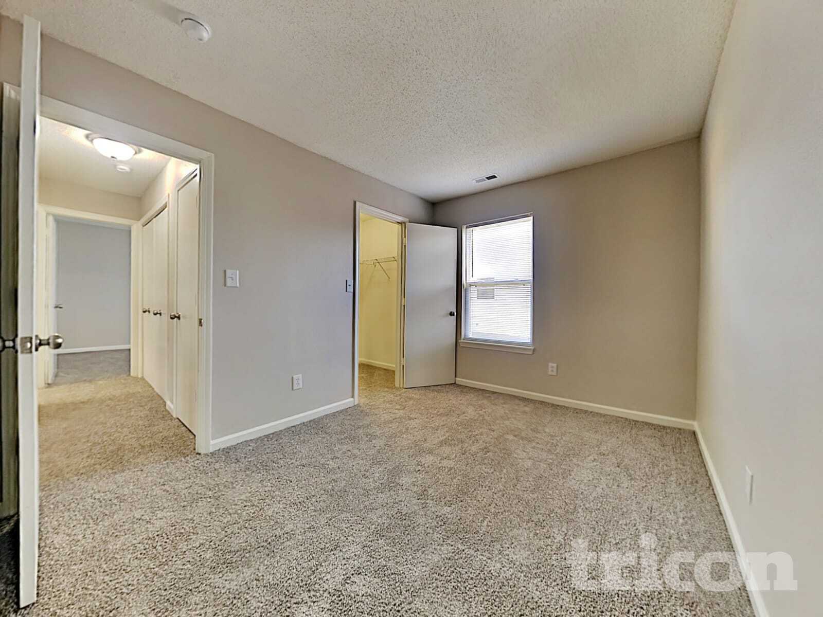 Building Photo - 1697 Willowview Ln