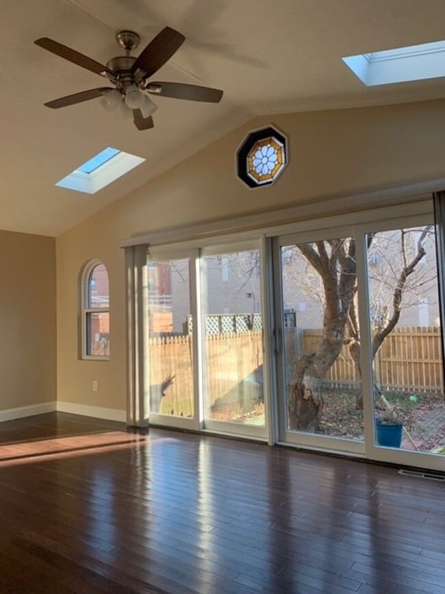 Building Photo - Absolutely Stunning Single Family in Bloomfield!