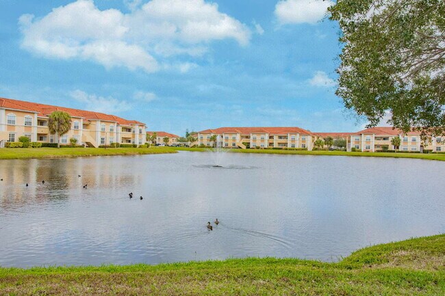 Building Photo - "Spacious & Stylish 3-Bed, 2-Bath Condo Retreat  close to downtown Sarasota. Gated, Luxury Commun...