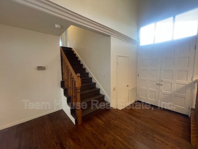 Building Photo - 23423 Vía Boscana