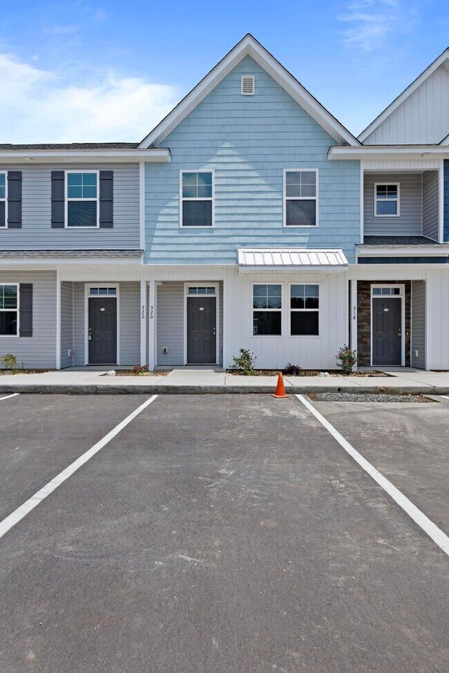 Building Photo - Coastal Townhouse For Rent!