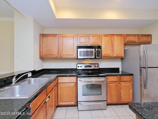 Building Photo - 10200 Belle Rive Blvd