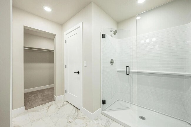 Building Photo - 3983 Razor Dr