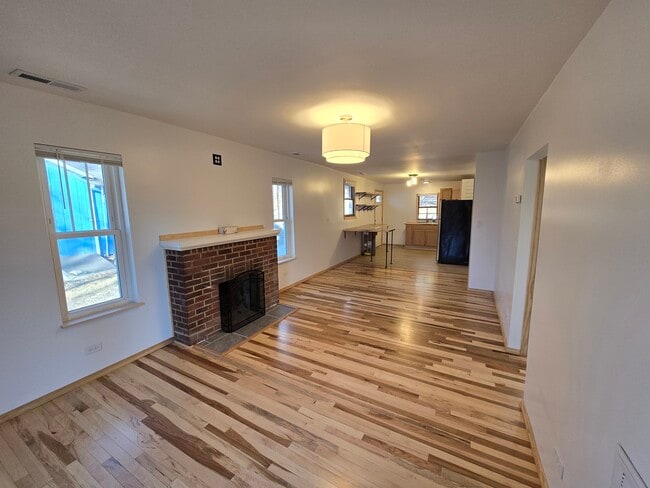 Building Photo - 3352 E 2059th Rd