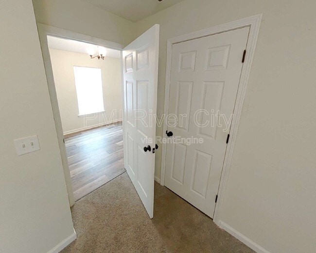 Building Photo - 1358 Prince St