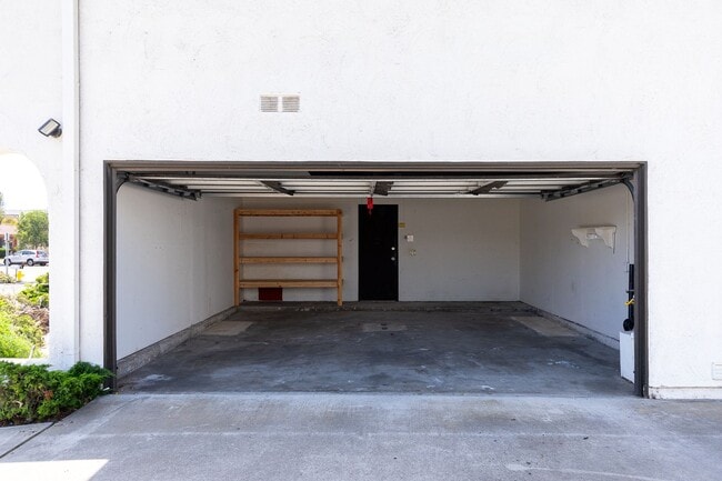 Building Photo - 2-Bedroom + 1 Bathroom Apartment | Dunes Place | Oxnard | Unfurnished