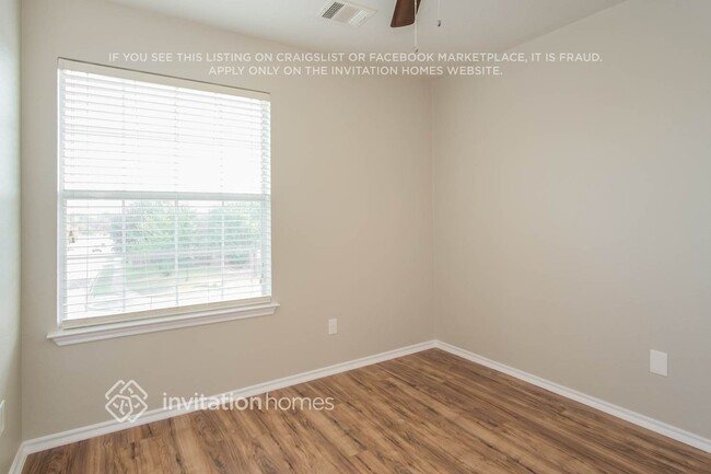 Building Photo - 14820 Lipton Ln