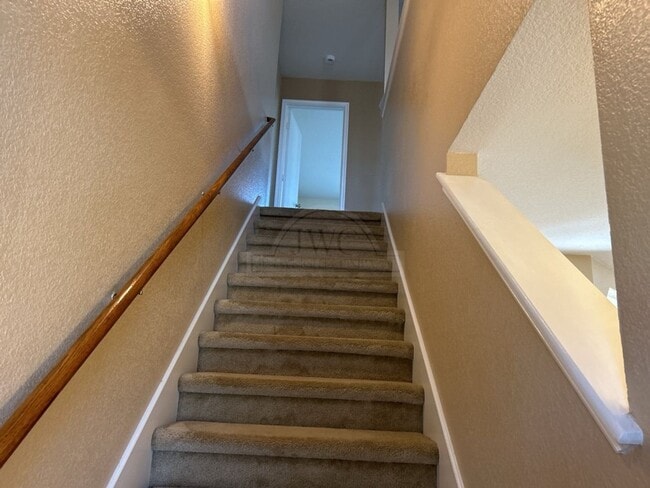 Building Photo - 204 W Gemini Ln