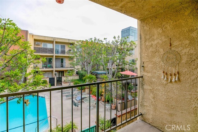 Building Photo - 365 Burchett St