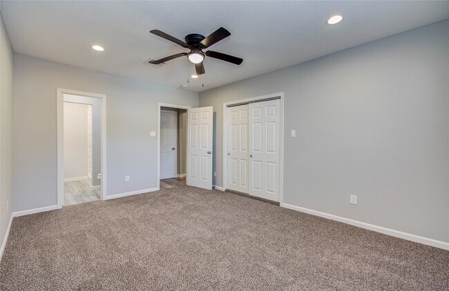 Building Photo - 9414 Lanewood Dr