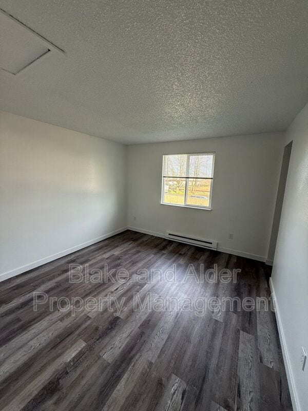 Building Photo - 3849 NE 152nd Ave