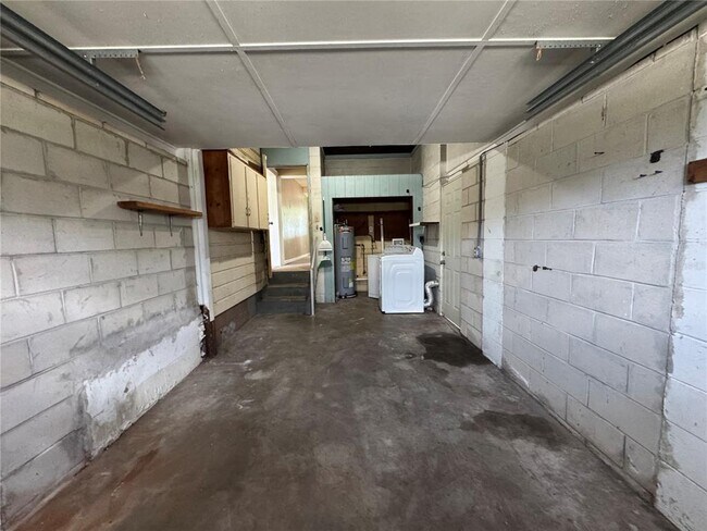 Building Photo - 2418 Montana St