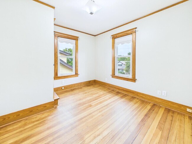 Building Photo - 1522 Park Wild Ave