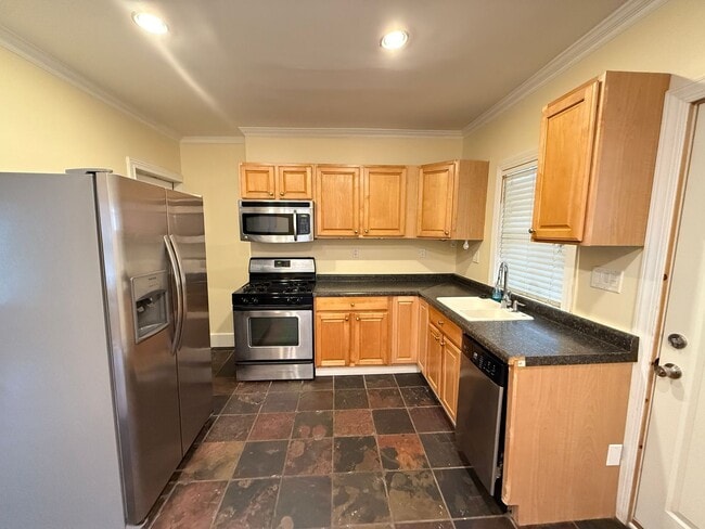 Building Photo - 309-311 Fitch St