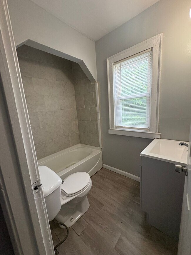 Building Photo - 16161 Littlefield- 3 BEDS & 1.5 BATH FOR R...
